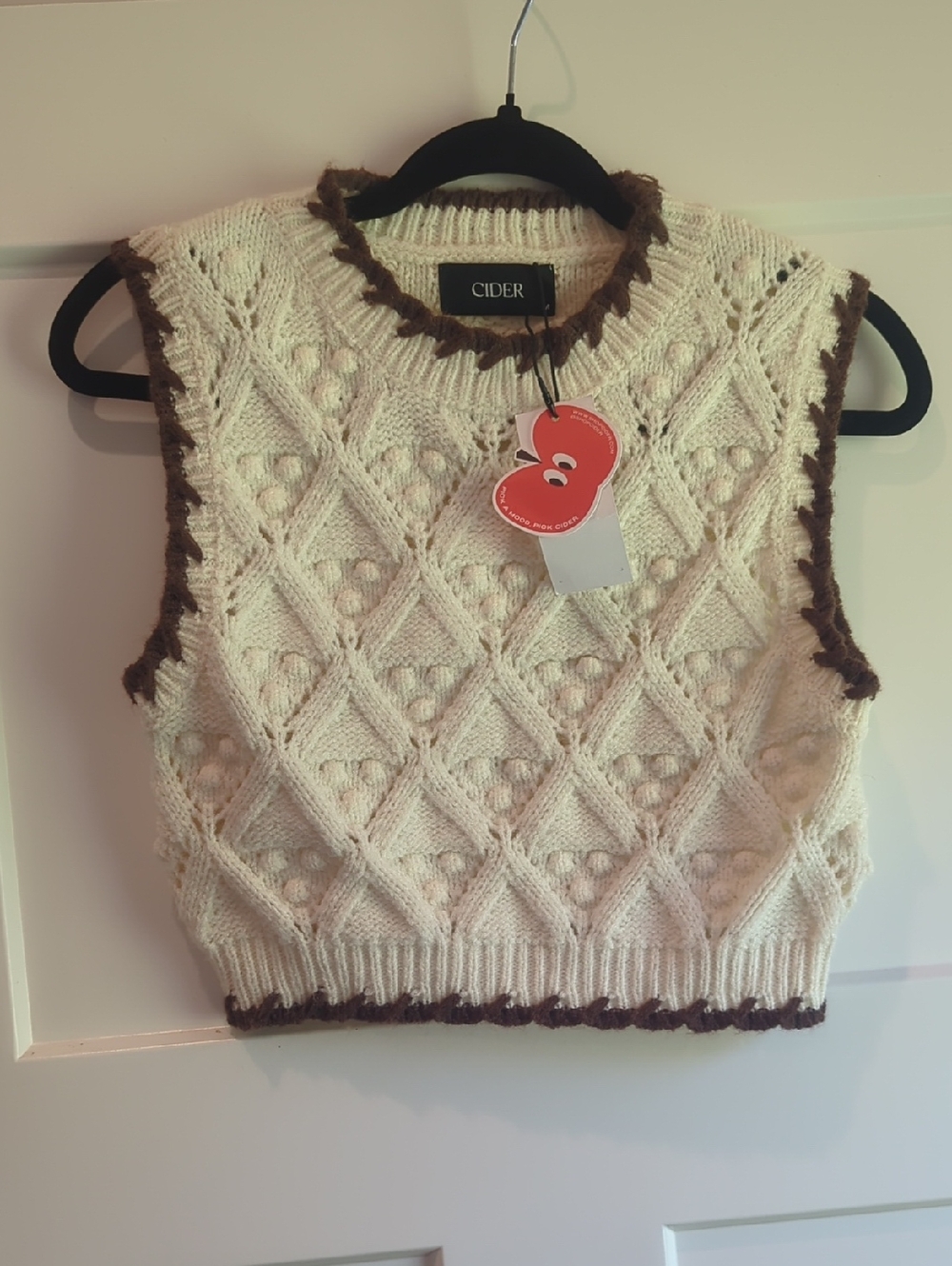 Cider Cream Cable-Knit Sleeveless Vest with Brown Trim